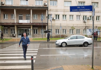 Ndalohet qarkullimi i automjeteve në disa rrugë në Prishtinë
