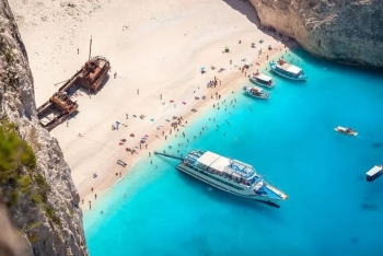 Një nga plazhet më të bukura në botë nuk do të jetë i hapur për turistët këtë vit