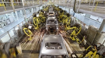 Rekord i ri, një milion robotë të “punësuar” në industrinë e automobilave