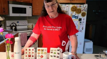 Gruaja nga Alberta fiton rekord botëror për dhurimin e gjakut