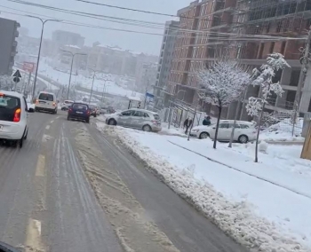 Mot dimëror, borë dhe temperatura deri në -3 gradë 