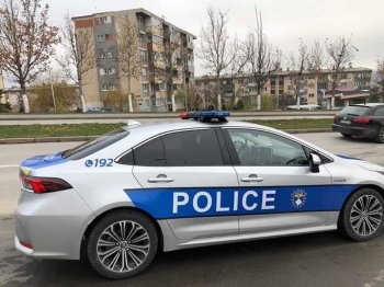 Në rrugët afër shkollave policia shton masat e sigurisë