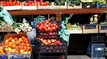 Çmimet e perimeve vazhdojnë të mbesin të larta, ankohen qytetarët 