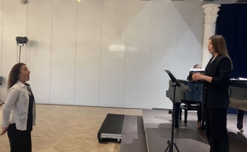 Ermonela Jaho rikthehet në Tiranë, sopranoja me famë botërore sjell eksperiencën për studentët