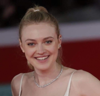 Dakota Fanning do të drejtojë kastin e 'The Watchers'.  