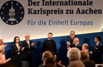 Çmimi më i vjetër i unitetit evropian i është dhënë Zelensky-t