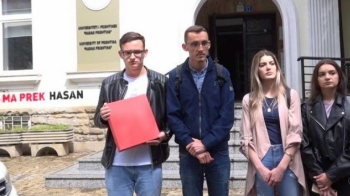 ​Studentët e duan emrin e Hasan Prishtinës në UP, dorëzohen nënshkrimet në Rektorat 