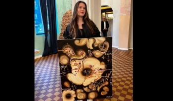 Piktorja 15 vjeçare, Elena Ejupi dhuron veprën e saj e saj për bamirësi