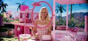 Filmi “Barbie” zbrazi furnizimin me ngjyrën rozë të një kompanie të tërë