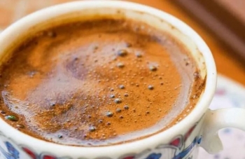 Kush nuk duhet të konsumojë kafe turke dhe çfarë shkakton në organizëm