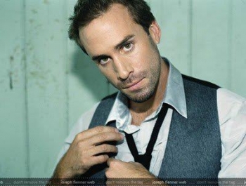 Joseph Fiennes thotë se luajtja e Michael Jackson ishte 