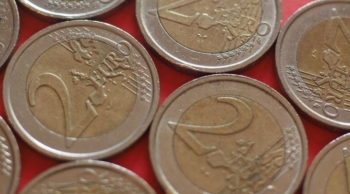 Pse monedha dy euro po shkakton shumë probleme në Kosovë?
