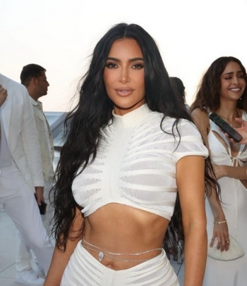 Kim Kardashian vesh si rrip një diamant 17 karatësh me vlerë 2 milionë dollarë