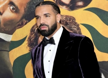 Drake u godit nga telefoni i hedhur në skenë