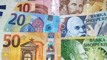 Leku barazohet me euron – Eksperti: Shqetësim serioz për ekonominë shqiptare