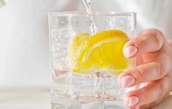Ujë me limon për shëndet të mirë