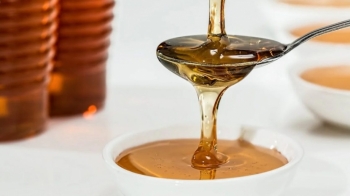 Pesë anët pozitive të konsumit të përditshëm të mjaltit 
