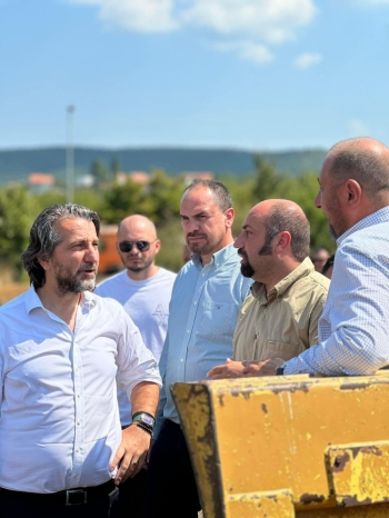 Rama: Tregu i veturave dhe autoshkollat zhvendosen në ‘Kodrën e Trimave’