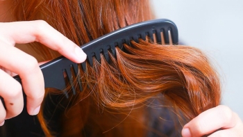 Rënia e Flokëve në Vjeshtë – Vitaminat dhe Mineralet që Ju Vijnë në Ndihmë 