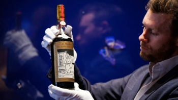 Whisky “më i kërkuari” në botë shitet për 2.7 milionë dollarë