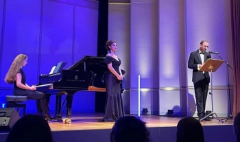 Thesaret e muzikës shqipe jehojnë në “Konzerthaus” të Berlinit