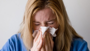 Gjumi jo i mirë – Si ndikon në rritjen e rrezikut të prekjes nga gripi 