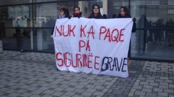 Me moton “Nuk ka paqe pa sigurinë e grave”, sot mbahet protestë gjithëpopullore në Prishtinë 