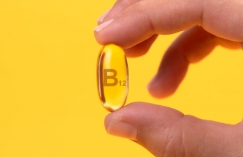 Çfarë e shkakton mungesën e vitaminës B12 dhe si ta zëvendësoni 