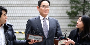 Shefi i Samsung u lirua nga akuzat për krime financiare 