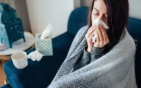 ​Pse simptomat e ftohjes përkeqësohen gjatë natës?