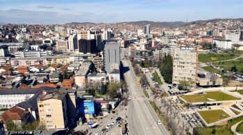 Qytetarët ankohen pasi shumë pjesë të kryeqytetit bllokohen nga veturat