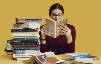 Përfitimet që i sjellë leximi: Pse duhet të lexoni çdo ditë