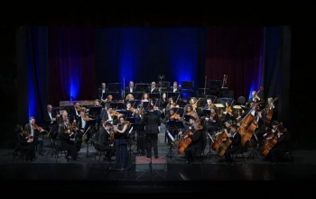 Filharmonia me “Skena Iuvenis” çon në Gjakovë talentet e reja e veprat virtuoze