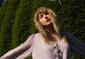 Albumi i ri i Taylor Swiftit rrjedh në internet një ditë para publikimit