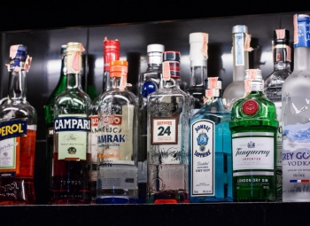 ​OBSH: 4 në 10 adoleshentë konsumojnë alkool