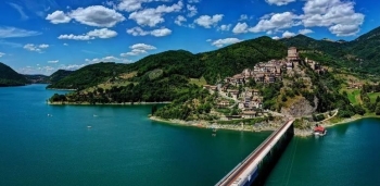 Zbuloni sekretet e Italisë: Liqenet e vogla të bukura që ikin nga turma