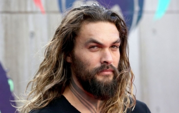 Jason Mamoa konfirmon lidhjen e re romantike