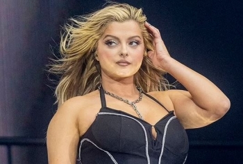 Bebe Rexha largoi disa fansa nga koncerti pasi tentuan t'i hidhnin sërish gjësende në skenë