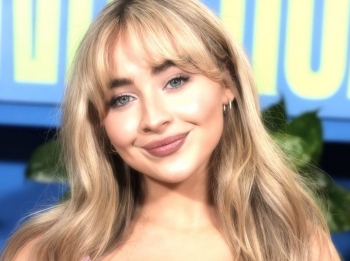 Sabrina Carpenter kryeson për këngën e dytë numër 1 në Mbretërinë e Bashkuar