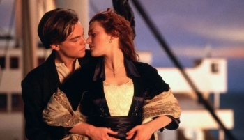 Kate Winslet thot se skenat romantike të “Titanic” ishin makth