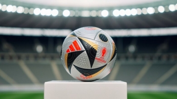 Një tjetër mrekulli nga Adidas, topi që do të përdoret në gjysmëfinale dhe finalen e Euro 2024 është i lidhur direkt me dhomën e VAR-it