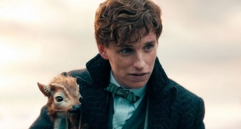 Publikohet pamja e re e Universit Epik të Harry Potter, Eddie Redmayne do të rikthehet si Newt Scamander