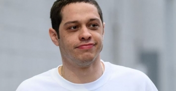 Pete Davidson anulon shfaqjet dhe fillon trajtimin për shëndetin mendor