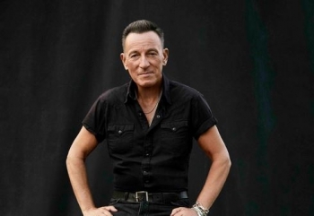 Pavarësisht shëndetit të tij të dobët, Bruce Springsteen nuk ka në plan të heqë dorë nga turneu i tij