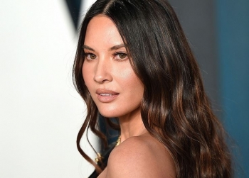 Olivia Munn tregon për vështirësitë që pati me ankthin pasi u bë nënë