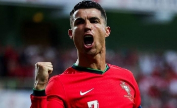 Cristiano Ronaldo thyen rekord në rrjetet sociale - bëhet njeriu i parë në planet që arrin një miliard ndjekës 