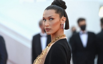   Bella Hadid bën një shfaqje elegante, përpara Javës së Modës në Paris