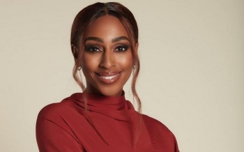 Alexandra Burke është fejuar