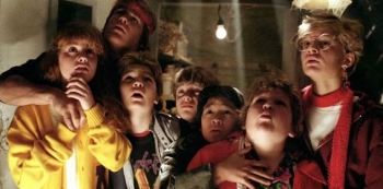 Goonies 2 konfirmohet se është në zhvillim me kthimin e shkrimtarit origjinal