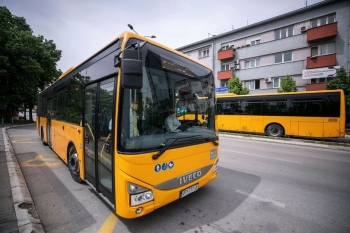 Qytetarët që udhëtojnë me autobus nga vendet tjera, prej sot kanë biletën falas në Trafikun Urban 